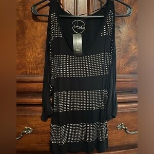 New Women’s Black and sequence top!